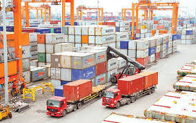 Hoạt động xuất nhập khẩu được dự báo tiếp tục khởi sắc